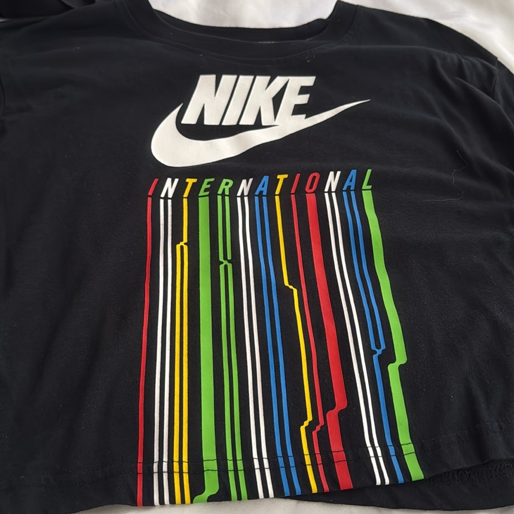 Nike Women’s International Crop Graphic T Shirt Size Small - Picture 3 of 5
